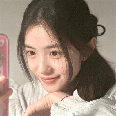 女大学生